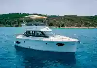 моторная лодка Bavaria E40 Fly Trogir Хорватия