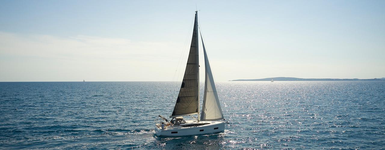 парусная лодка Bavaria C38