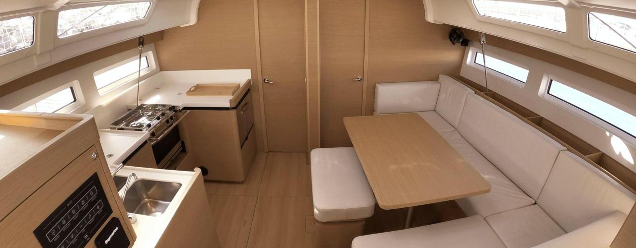 парусная лодка Sun Odyssey 490