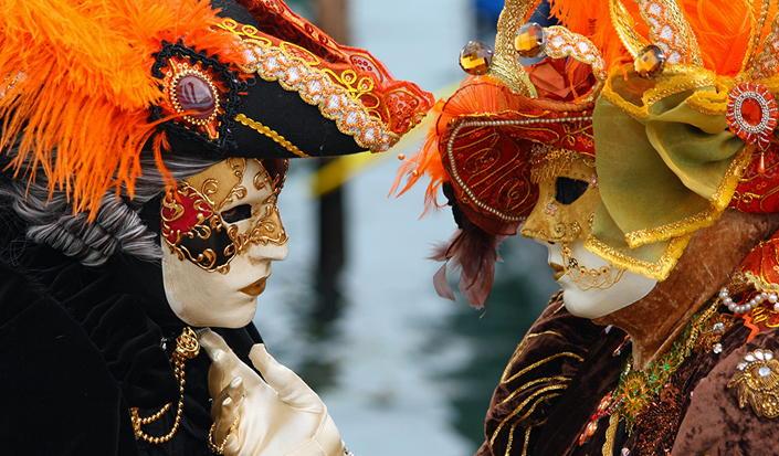 Испытайте карнавальное безумие в Венеции на яхте!